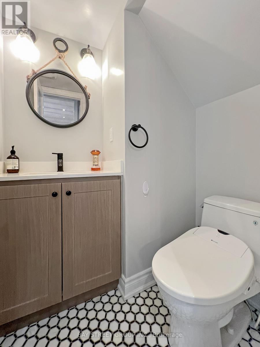 230 Chaplin Crescent, Toronto, Ontario  M5P 1B4 - Photo 7 - C12448521