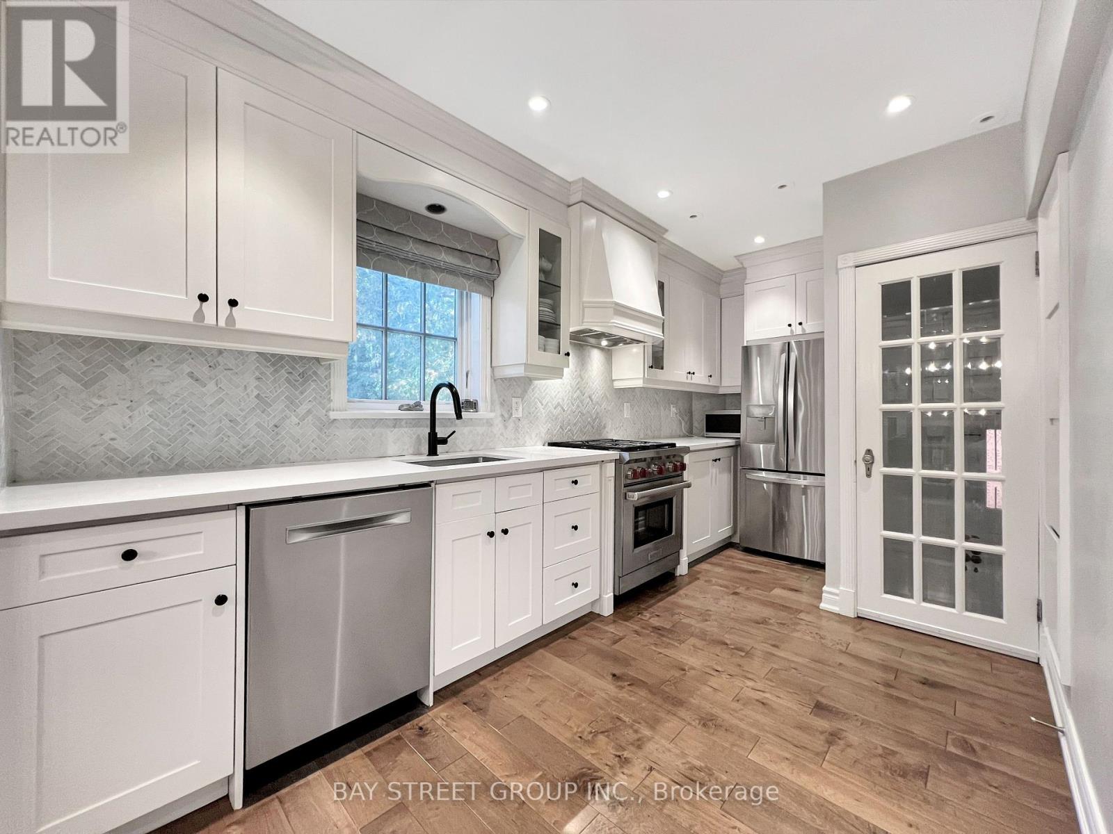 230 Chaplin Crescent, Toronto, Ontario  M5P 1B4 - Photo 8 - C12448521