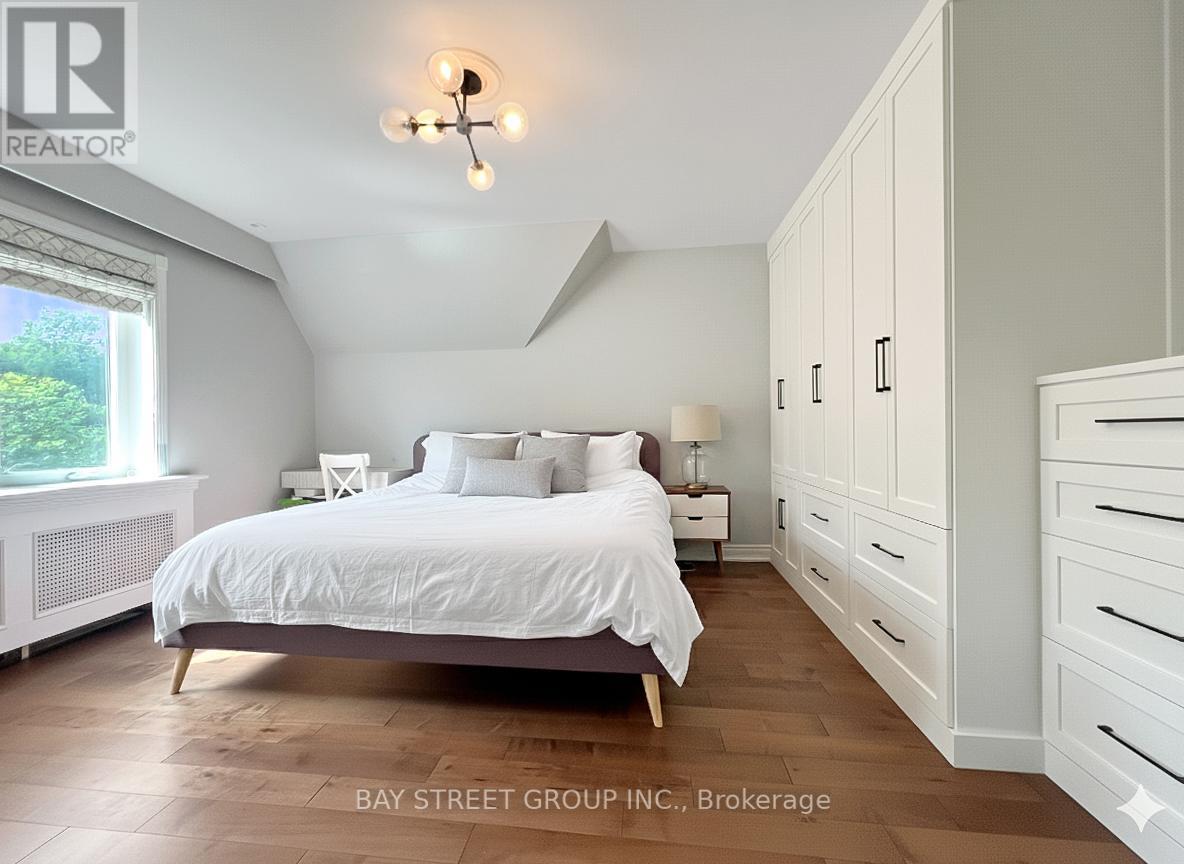 230 Chaplin Crescent, Toronto, Ontario  M5P 1B4 - Photo 9 - C12448521