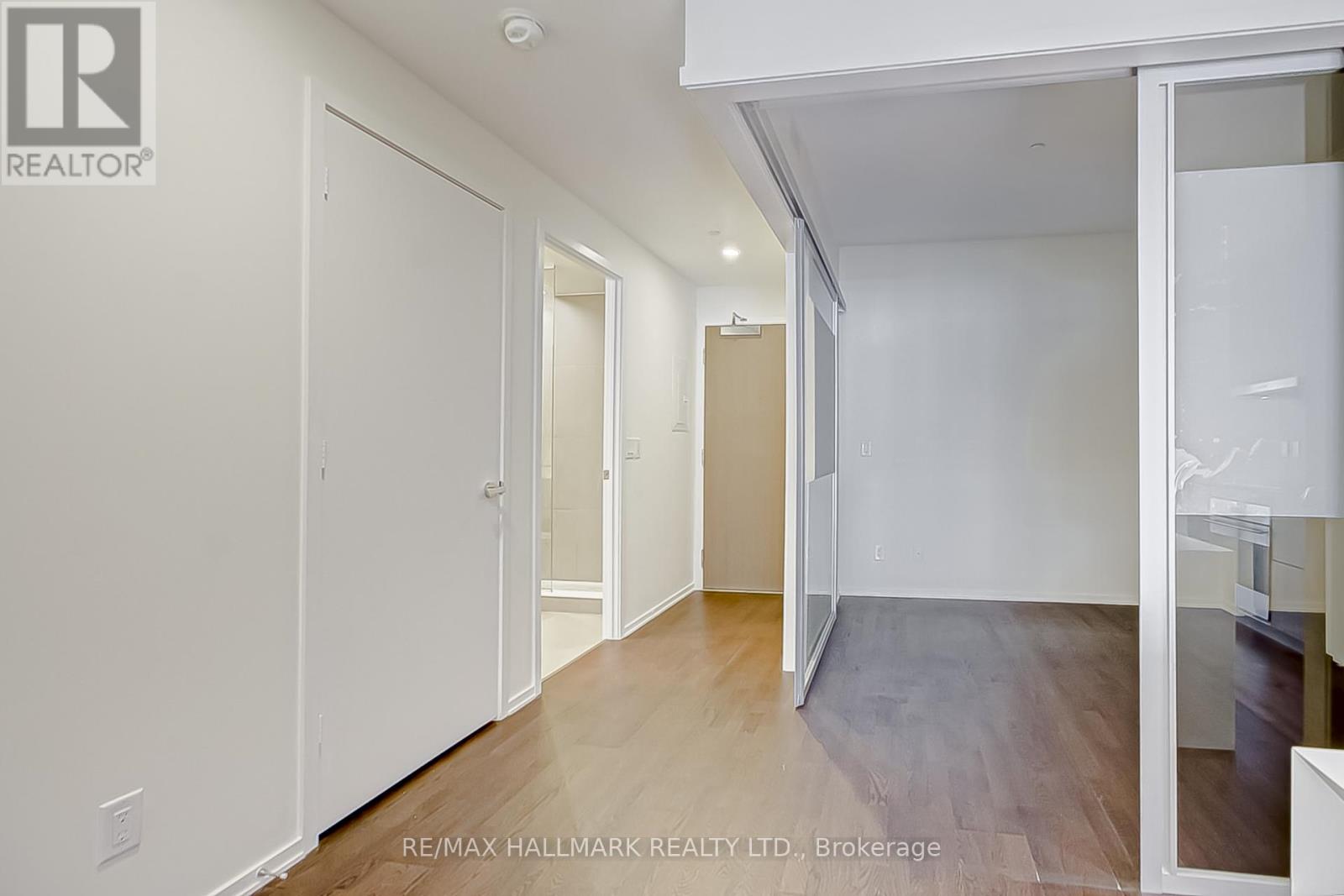 314 - 1 Bloor Street E, Toronto, Ontario  M4W 0A8 - Photo 2 - C12449344