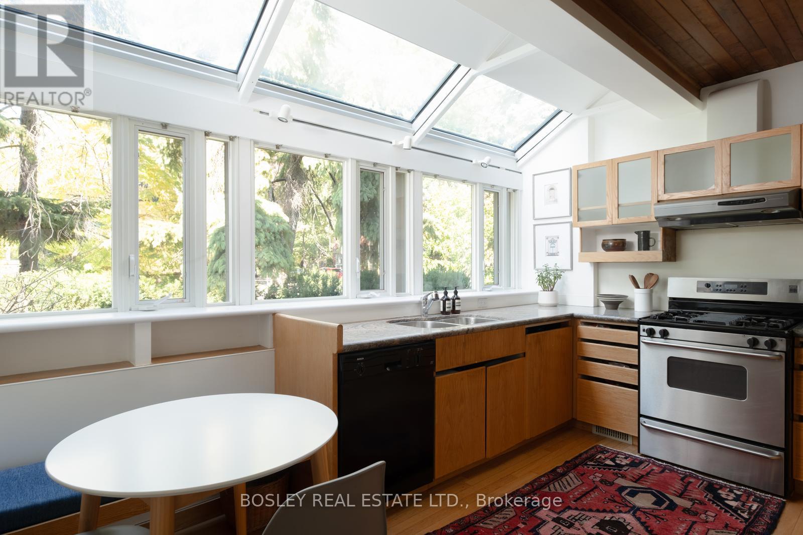 169 Heath Street E, Toronto (Rosedale-Moore Park), Ontario  M4T 1S6 - Photo 4 - C12449424