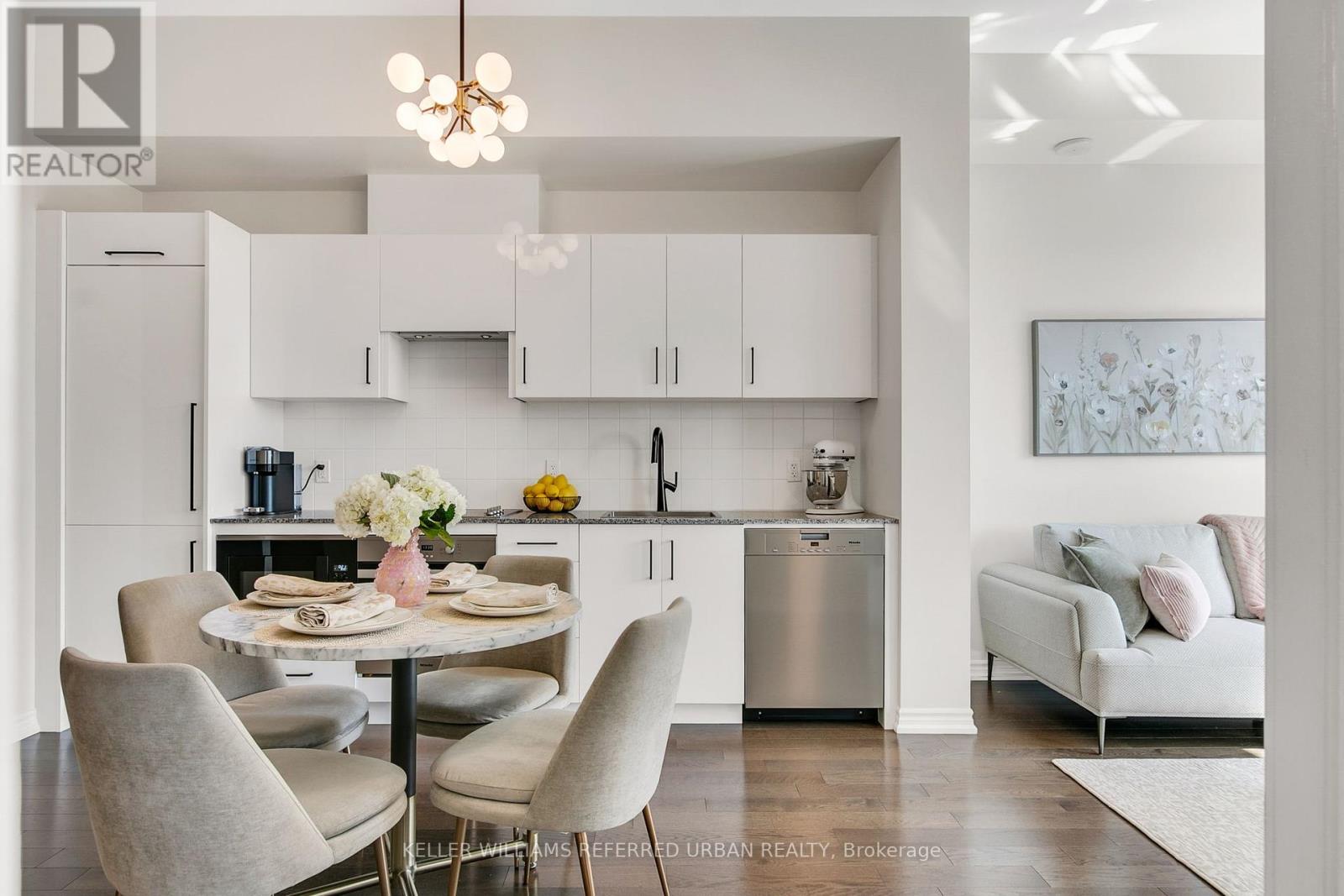 725 - 23 Glebe Road W, Toronto, Ontario  M5P 0A1 - Photo 12 - C12449431