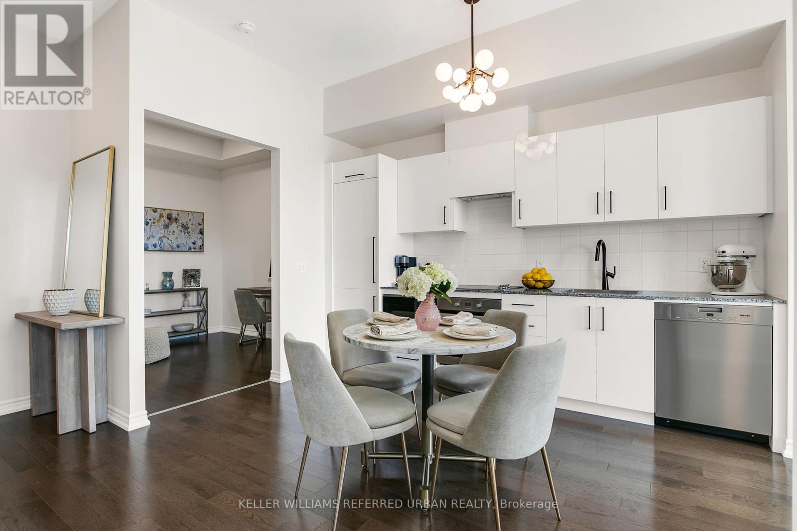 725 - 23 Glebe Road W, Toronto, Ontario  M5P 0A1 - Photo 13 - C12449431