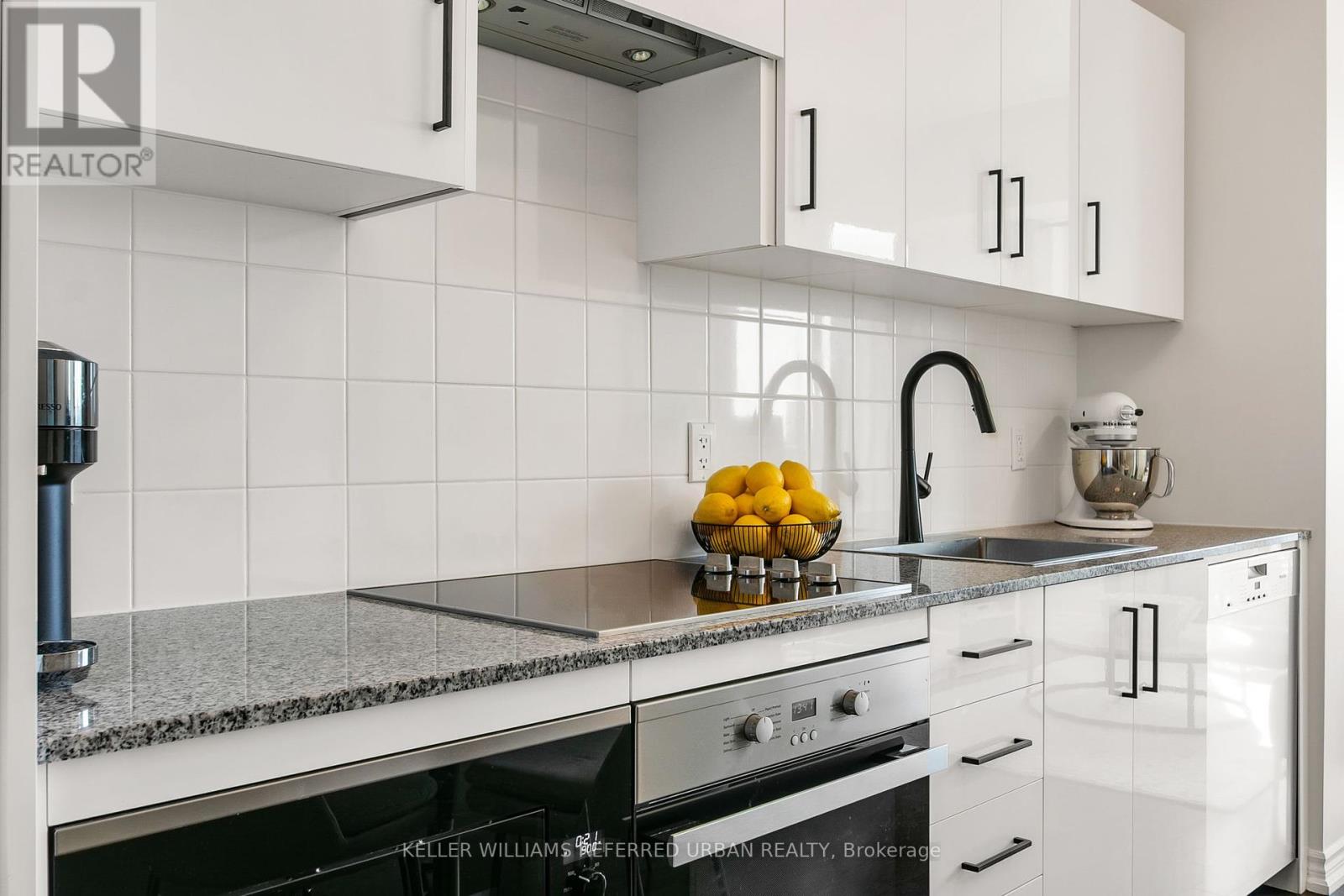 725 - 23 Glebe Road W, Toronto, Ontario  M5P 0A1 - Photo 17 - C12449431