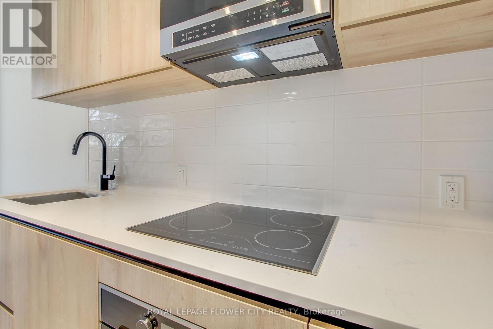 706 - 117 Broadway Avenue, Toronto, Ontario  M4P 1V3 - Photo 13 - C12449453