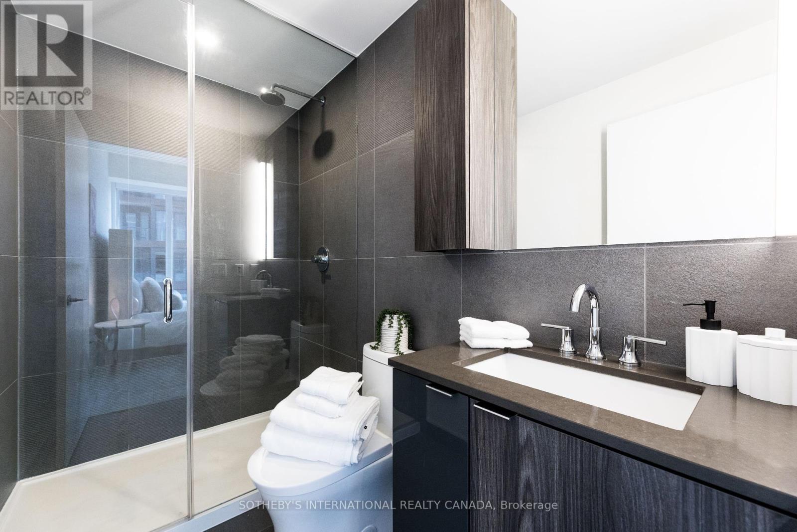 2411 - 35 Mercer Street, Toronto (Waterfront Communities), Ontario  M5V 0V1 - Photo 22 - C12449462