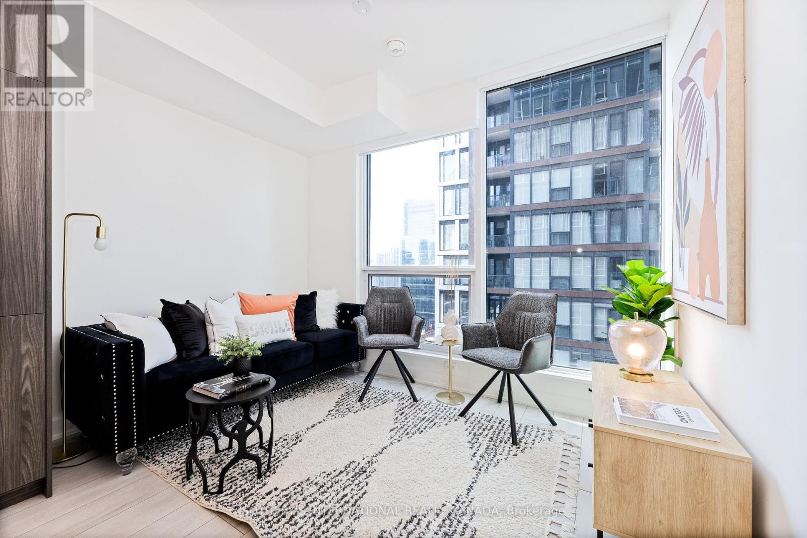 2411 - 35 Mercer Street, Toronto (Waterfront Communities), Ontario  M5V 0V1 - Photo 4 - C12449462