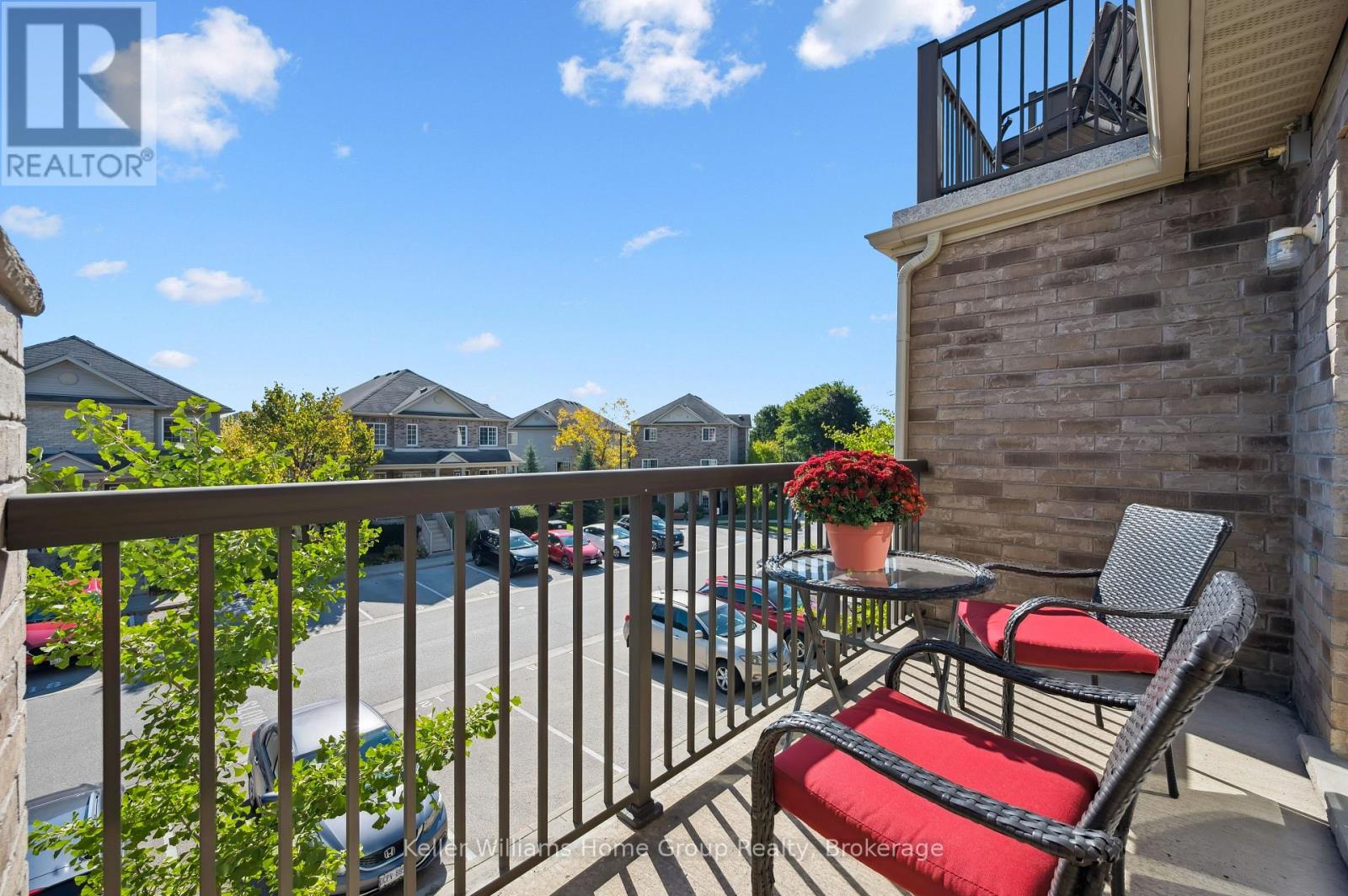 22 - 35 Mountford Drive, Guelph (Grange Road), Ontario  N1E 0G6 - Photo 3 - X12449578