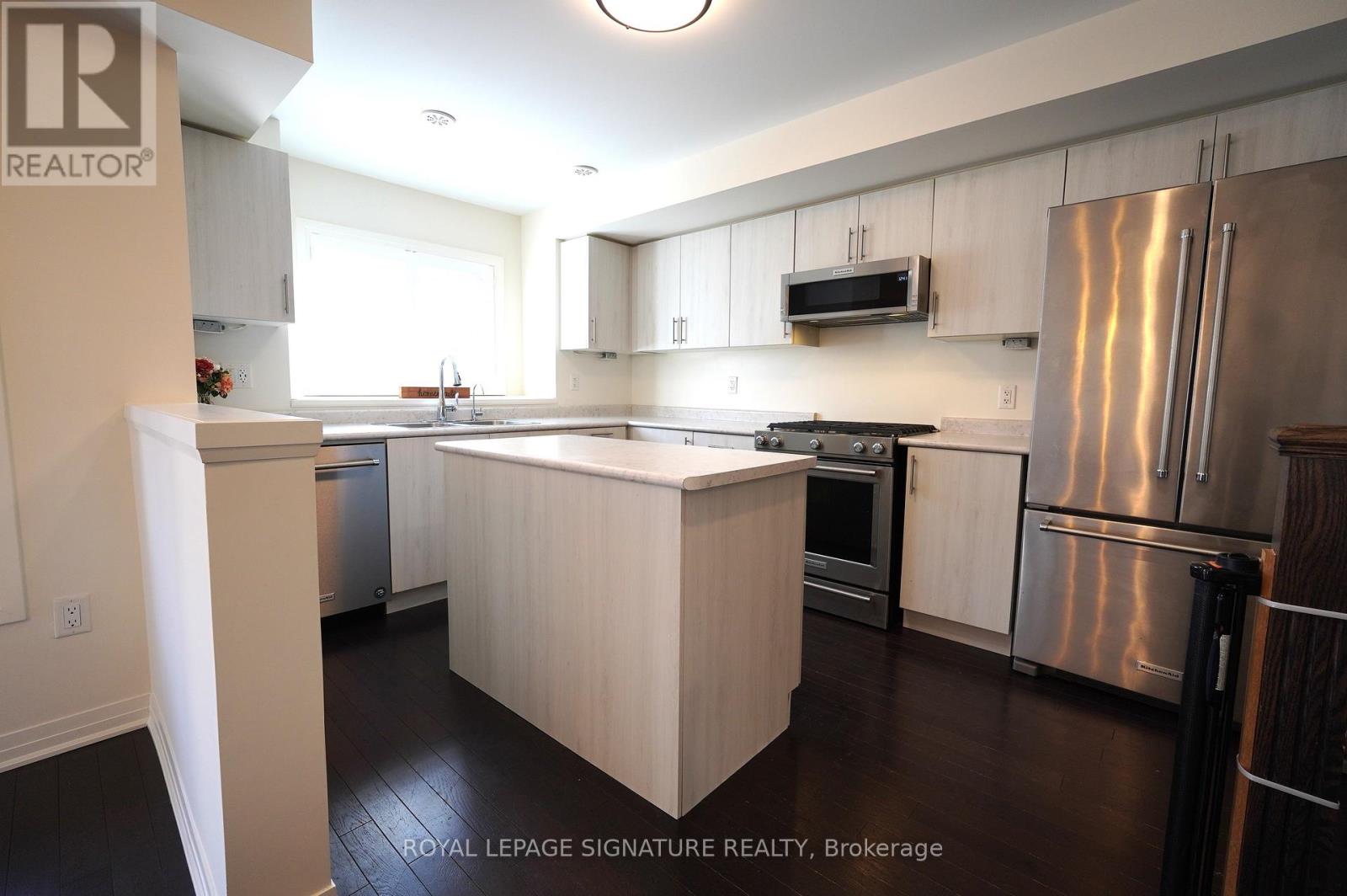 212 Lord Elgin Lane, Clarington, Ontario  L1C 7E8 - Photo 7 - E12449351