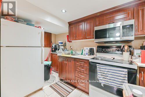 46 Lloydminster Avenue, Ajax (Central East), Ontario  L1Z 0N8 - Photo 39 - E12449371