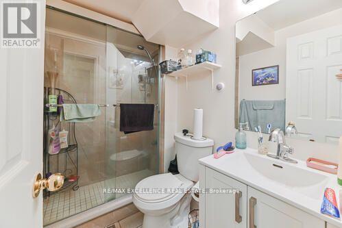 46 Lloydminster Avenue, Ajax (Central East), Ontario  L1Z 0N8 - Photo 40 - E12449371