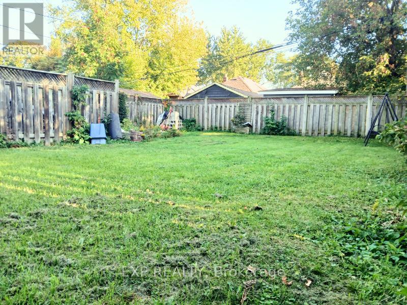 Main Fl - 861 Cosburn Avenue, Toronto, Ontario  M4C 2W4 - Photo 13 - E12449372
