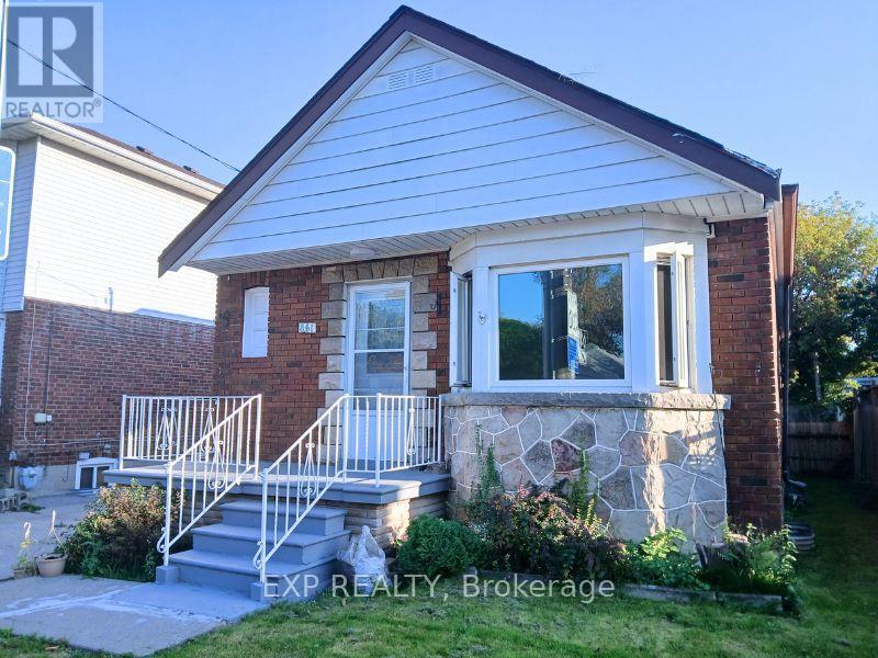 Main Fl - 861 Cosburn Avenue, Toronto, Ontario  M4C 2W4 - Photo 15 - E12449372