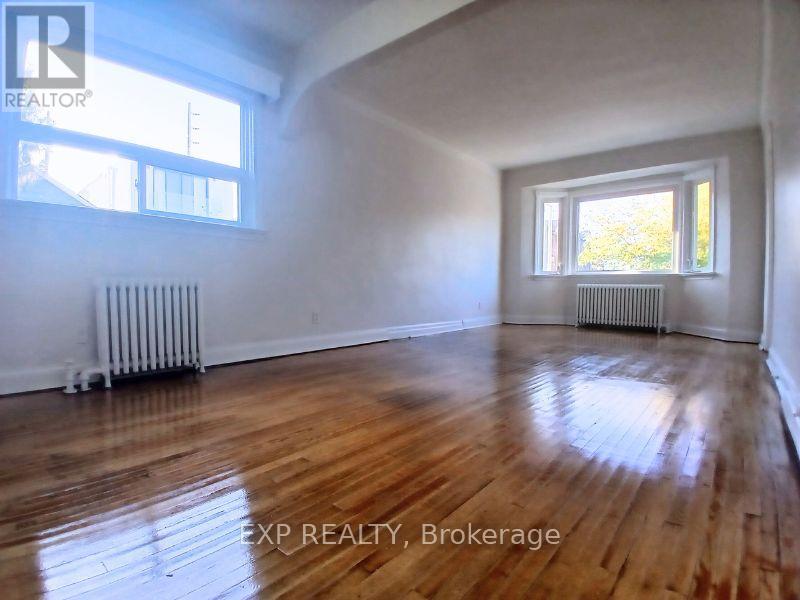 Main Fl - 861 Cosburn Avenue, Toronto, Ontario  M4C 2W4 - Photo 2 - E12449372