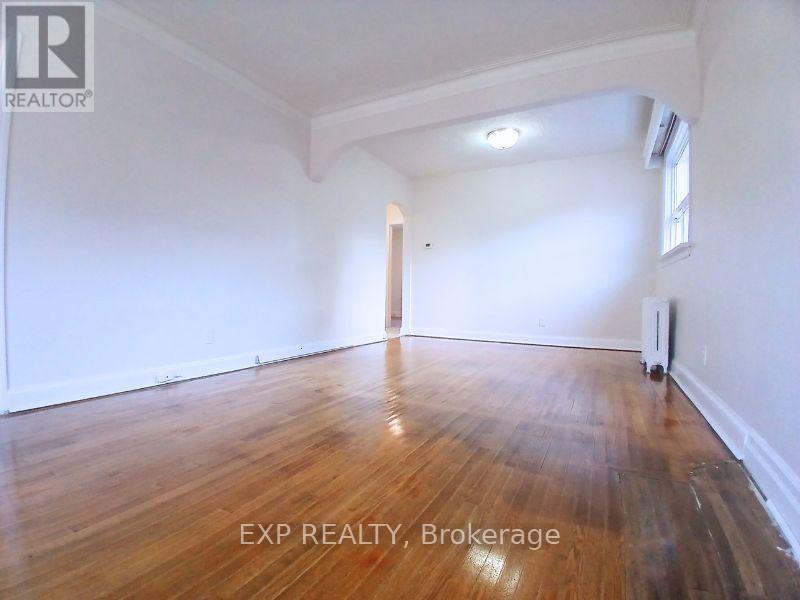 Main Fl - 861 Cosburn Avenue, Toronto, Ontario  M4C 2W4 - Photo 5 - E12449372