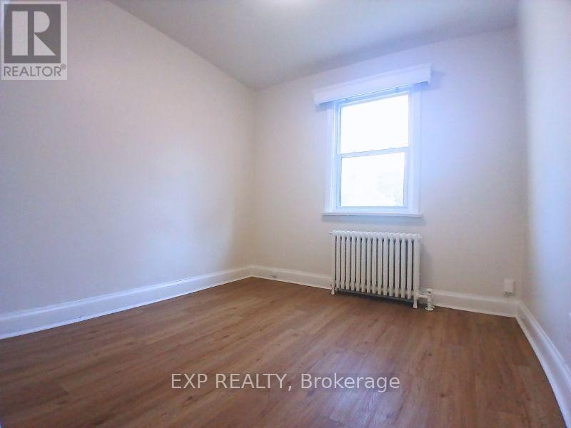 Main Fl - 861 Cosburn Avenue, Toronto, Ontario  M4C 2W4 - Photo 9 - E12449372