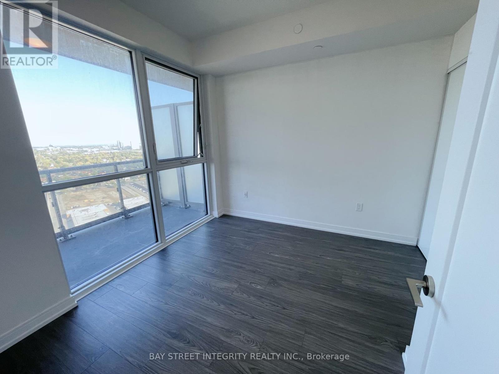 225 Village Green Square, Toronto, Ontario  M1S 0L7 - Photo 8 - E12449437
