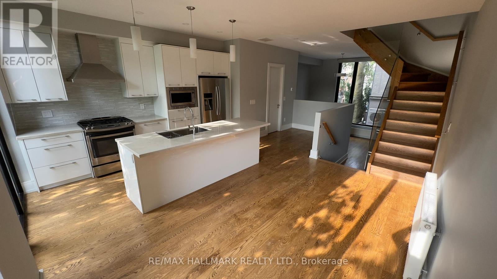 79 Saulter Street, Toronto, Ontario  M4M 2H8 - Photo 5 - E12449457