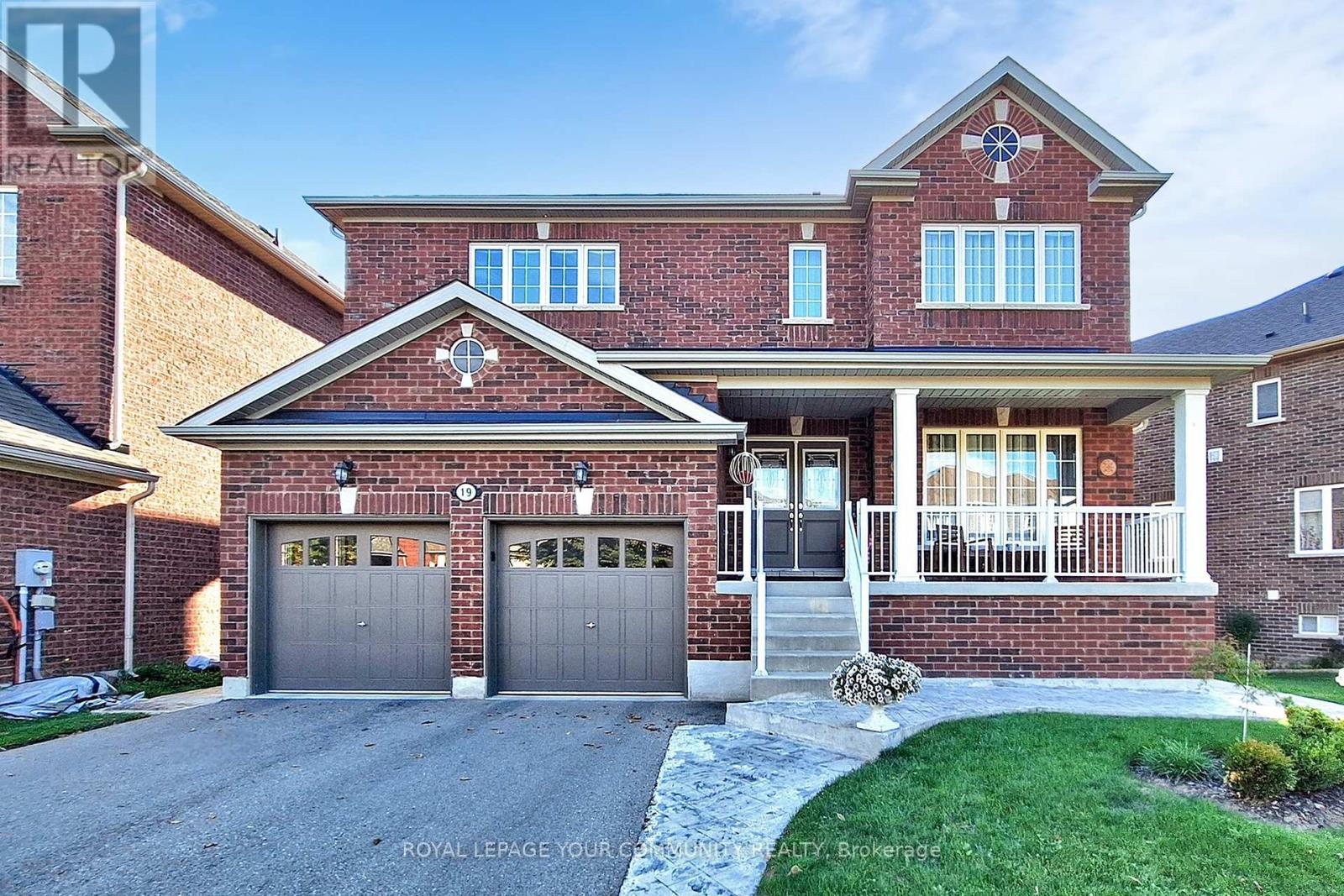 19 Richmond Park Drive, Georgina (Keswick North), Ontario  L4P 0H2 - Photo 2 - N12448992