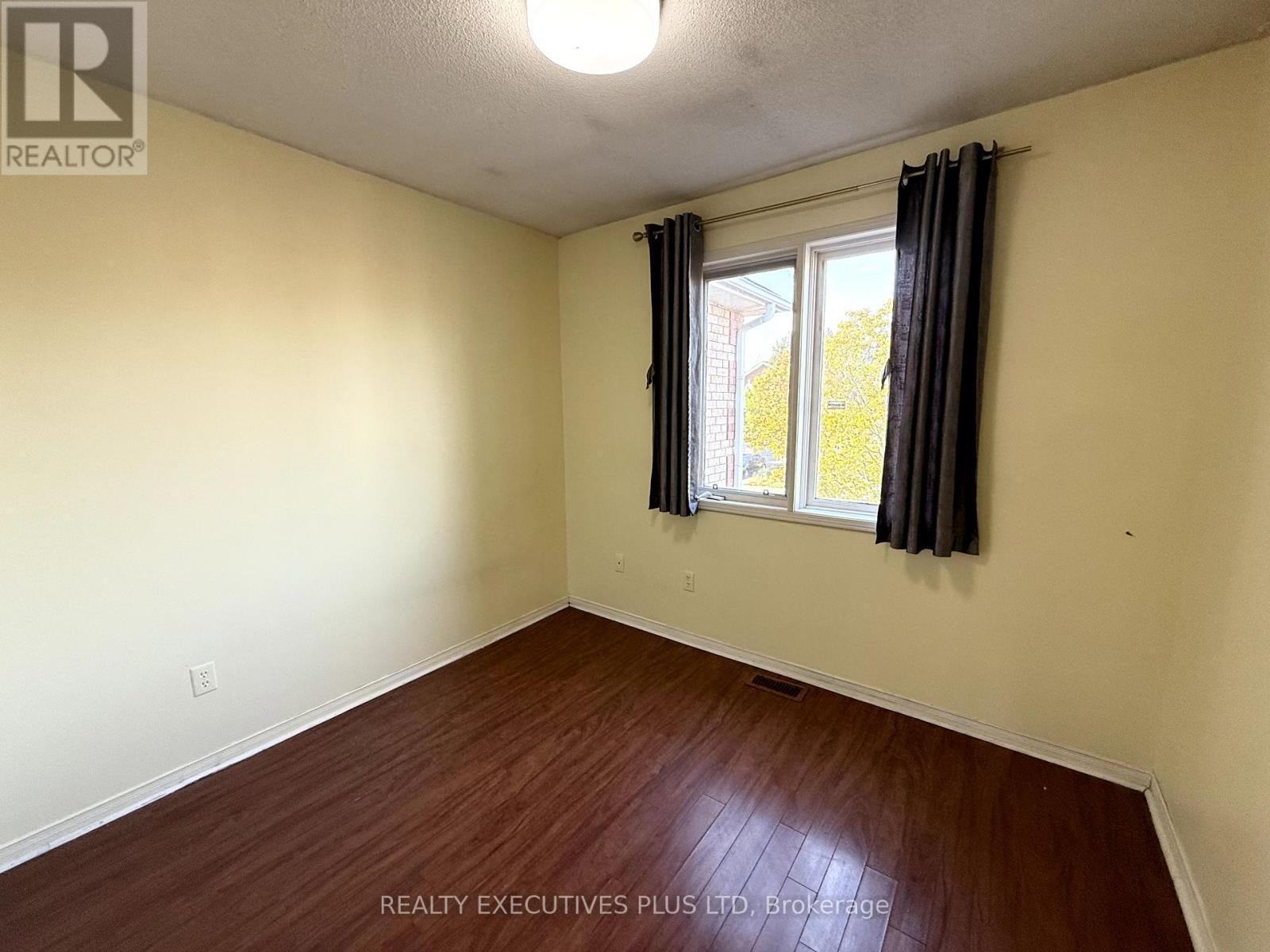 55 Ravenscliffe Court, Brampton, Ontario  L6X 4N9 - Photo 20 - W12449331