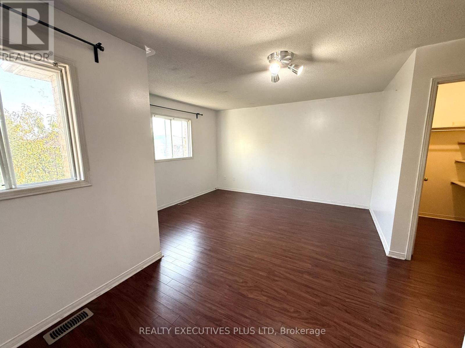 55 Ravenscliffe Court, Brampton, Ontario  L6X 4N9 - Photo 22 - W12449331