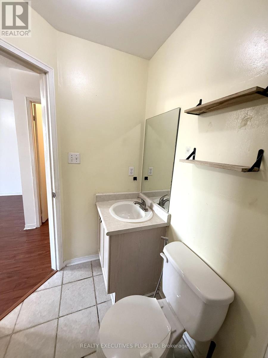 55 Ravenscliffe Court, Brampton, Ontario  L6X 4N9 - Photo 25 - W12449331