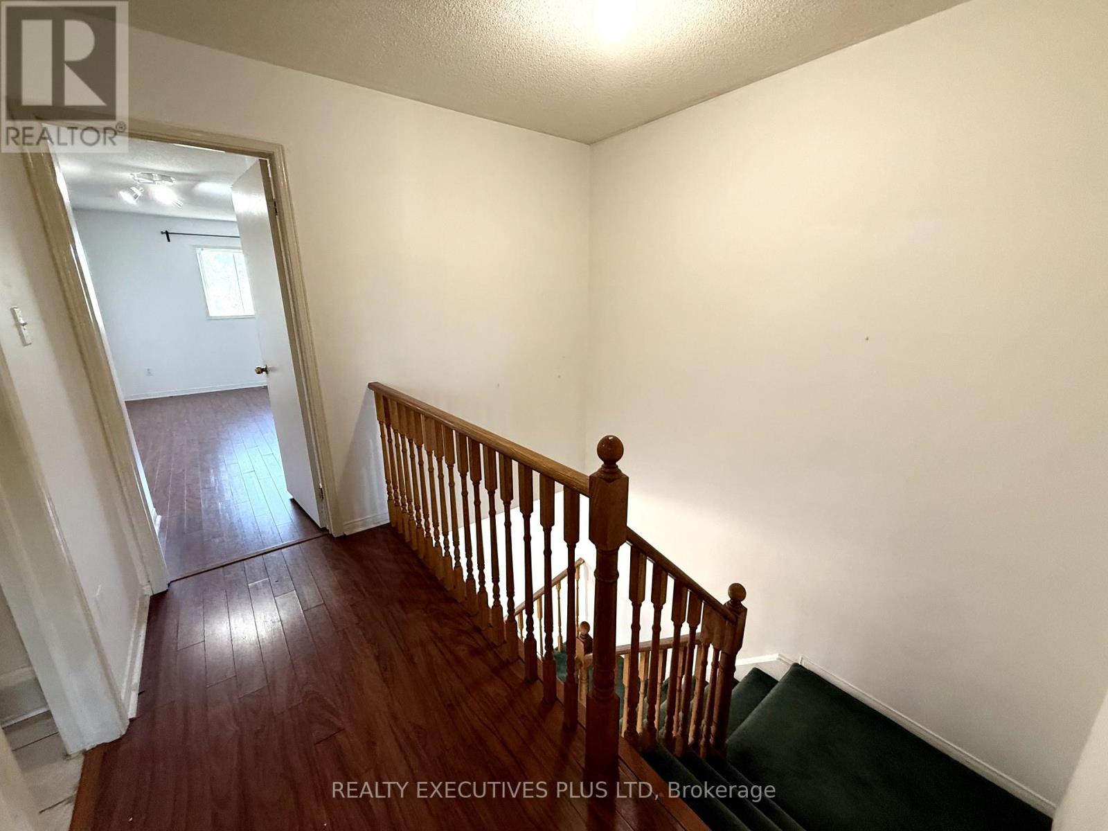55 Ravenscliffe Court, Brampton, Ontario  L6X 4N9 - Photo 27 - W12449331