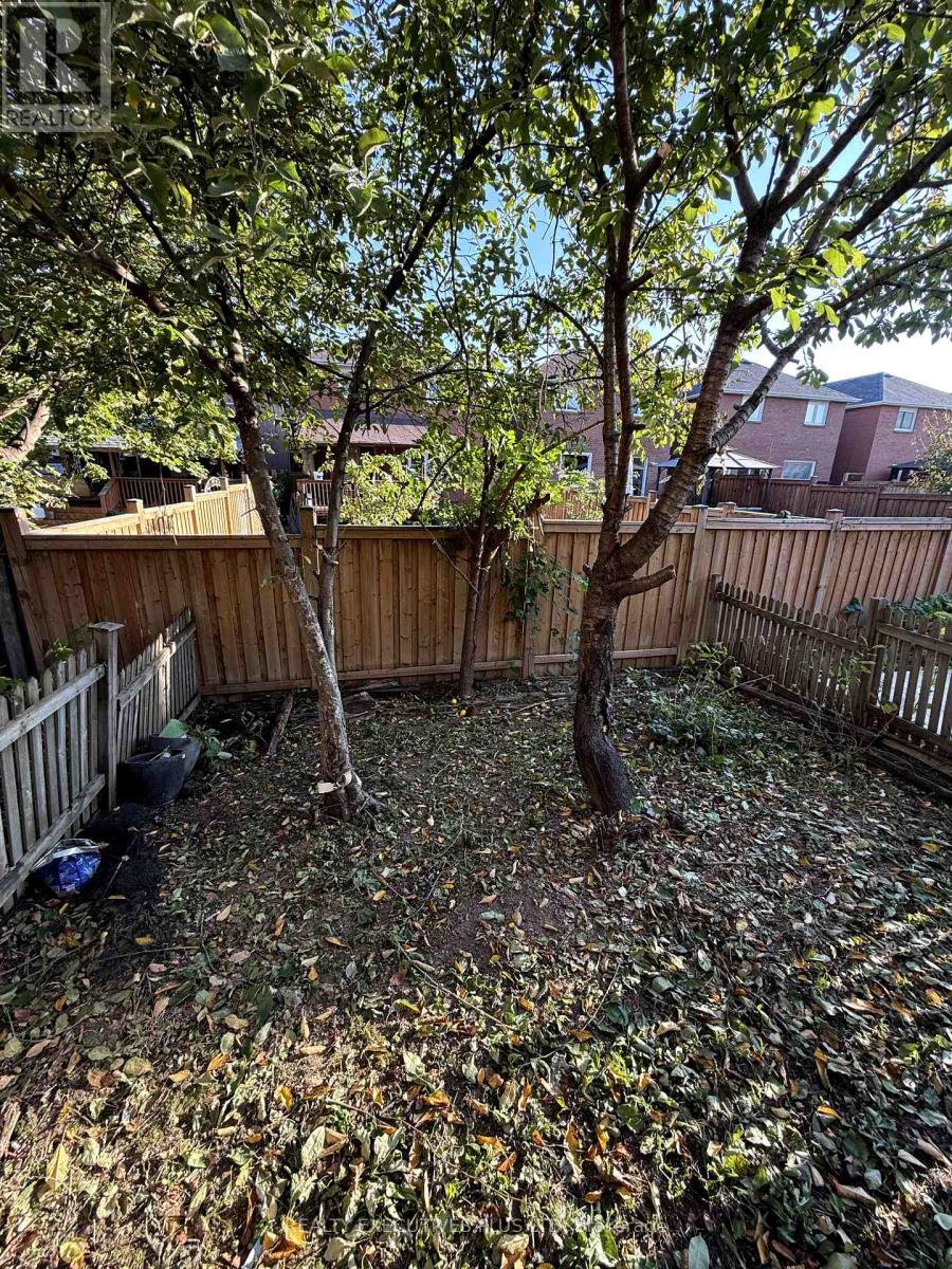 55 Ravenscliffe Court, Brampton, Ontario  L6X 4N9 - Photo 36 - W12449331