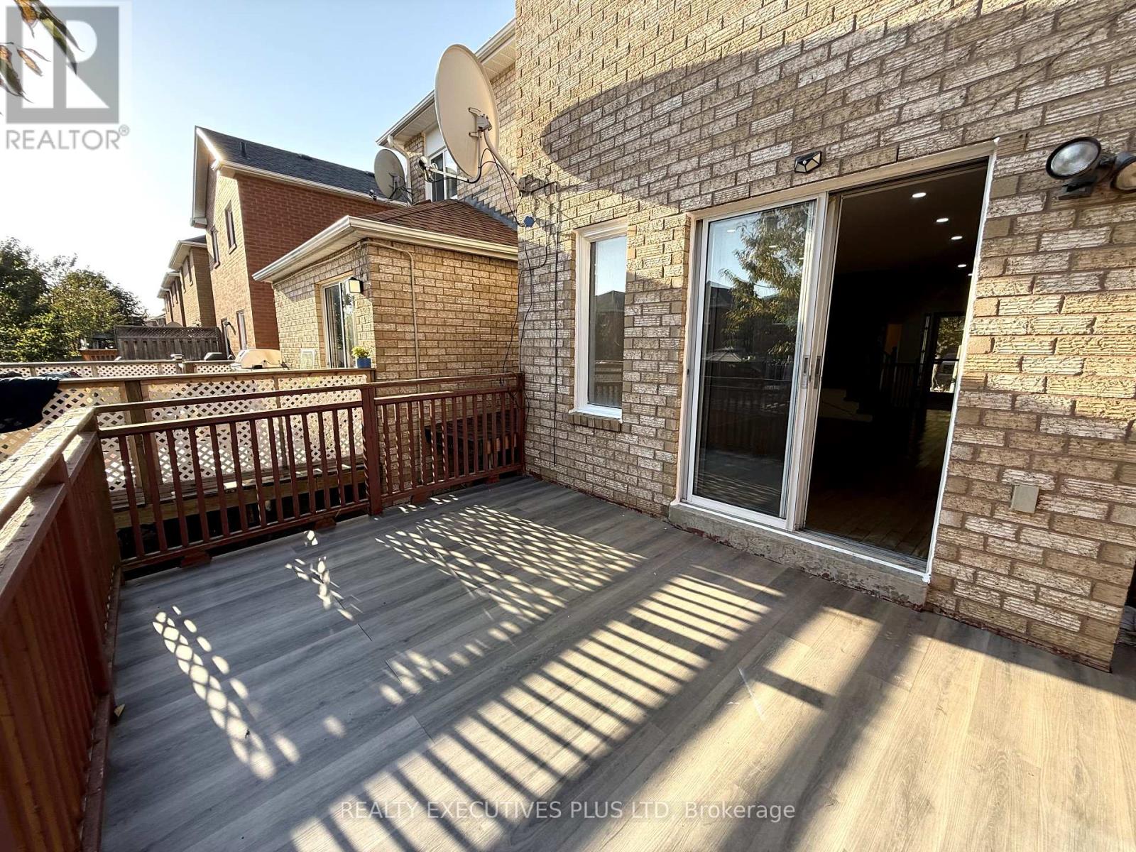 55 Ravenscliffe Court, Brampton, Ontario  L6X 4N9 - Photo 32 - W12449331