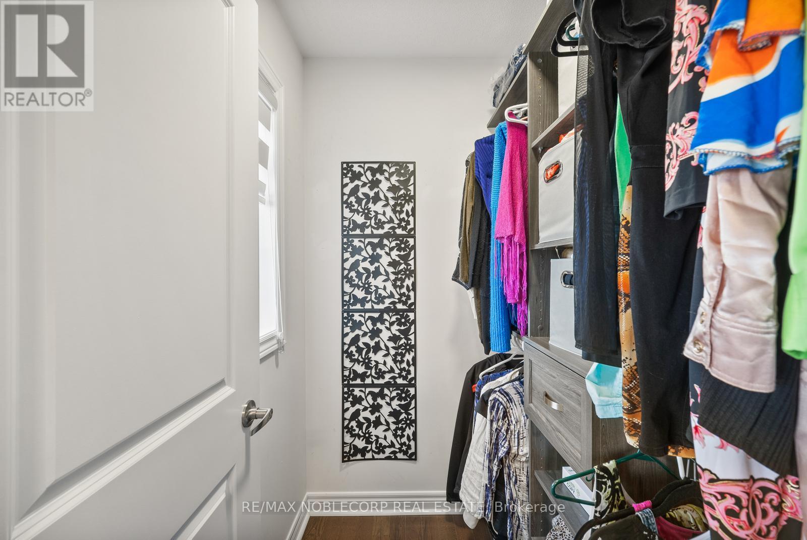 68 Inverness Way, Bradford West Gwillimbury, Ontario  L3Z 0W5 - Photo 32 - N12445356