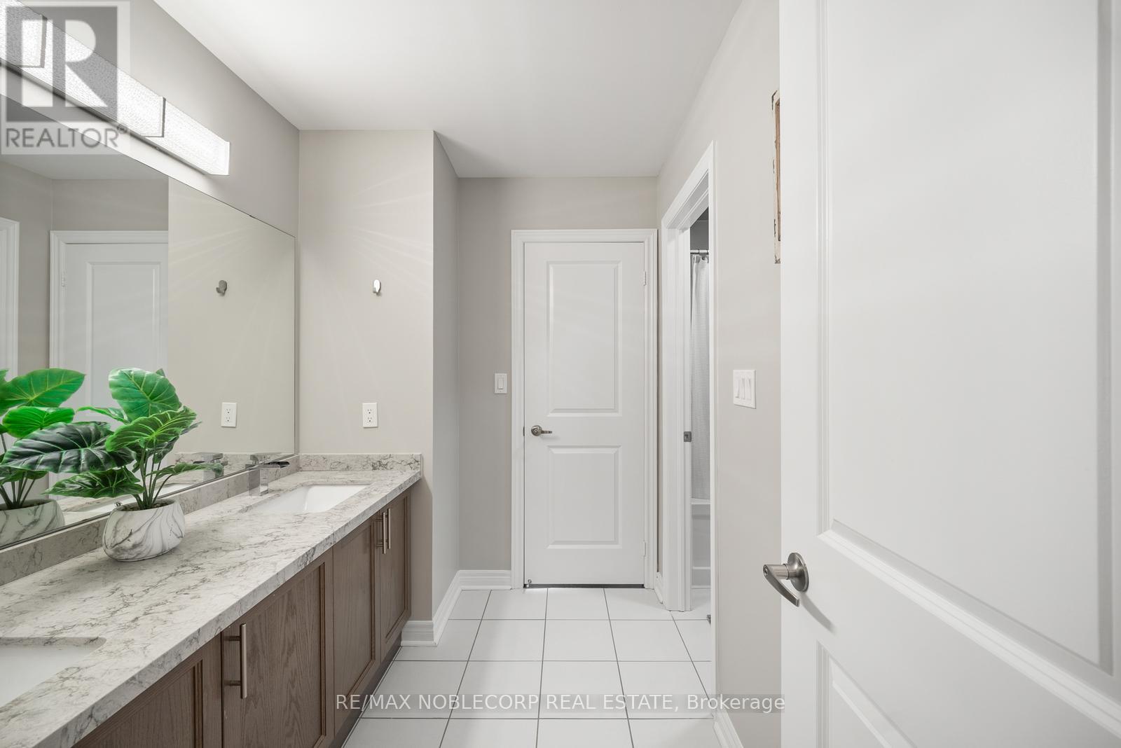 68 Inverness Way, Bradford West Gwillimbury, Ontario  L3Z 0W5 - Photo 34 - N12445356