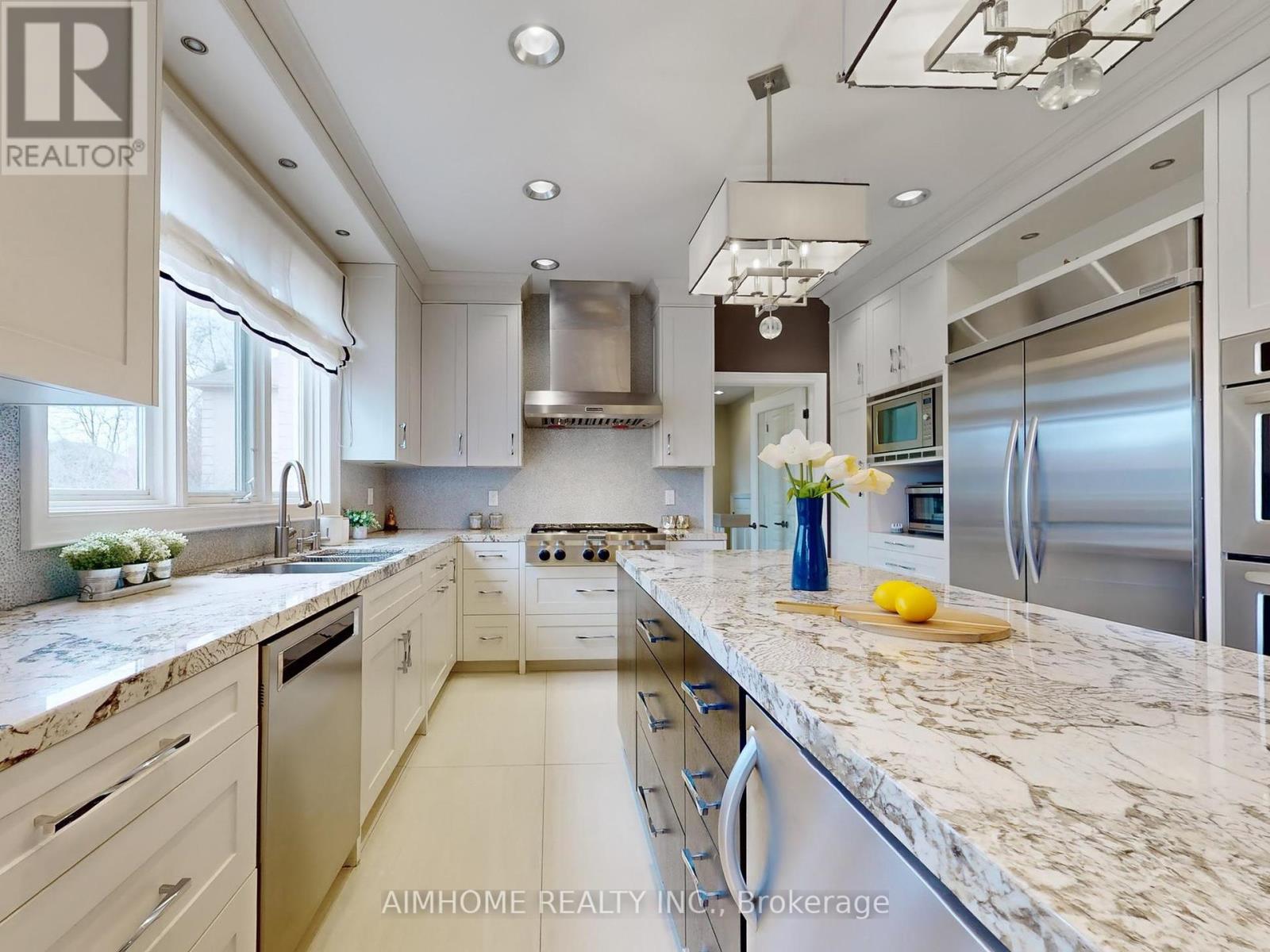 145 Renaissance Court, Vaughan (Beverley Glen), Ontario  L4J 7W4 - Photo 22 - N12449382