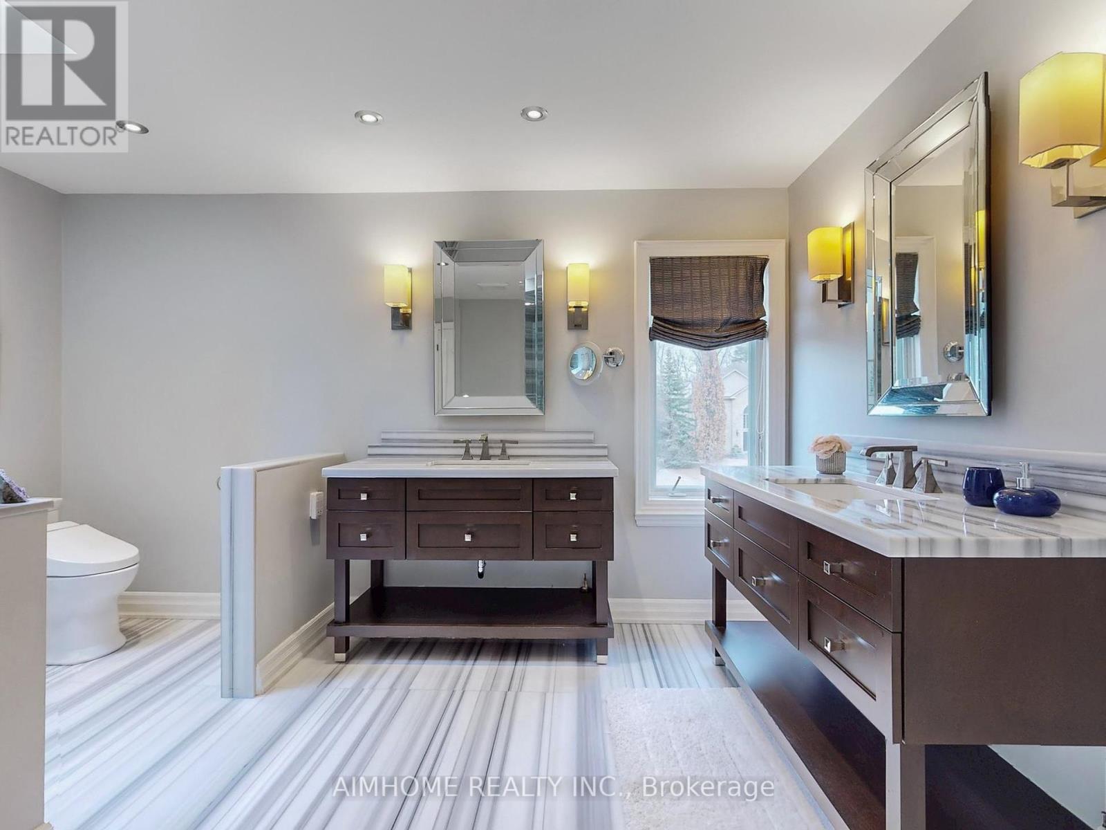 145 Renaissance Court, Vaughan (Beverley Glen), Ontario  L4J 7W4 - Photo 35 - N12449382