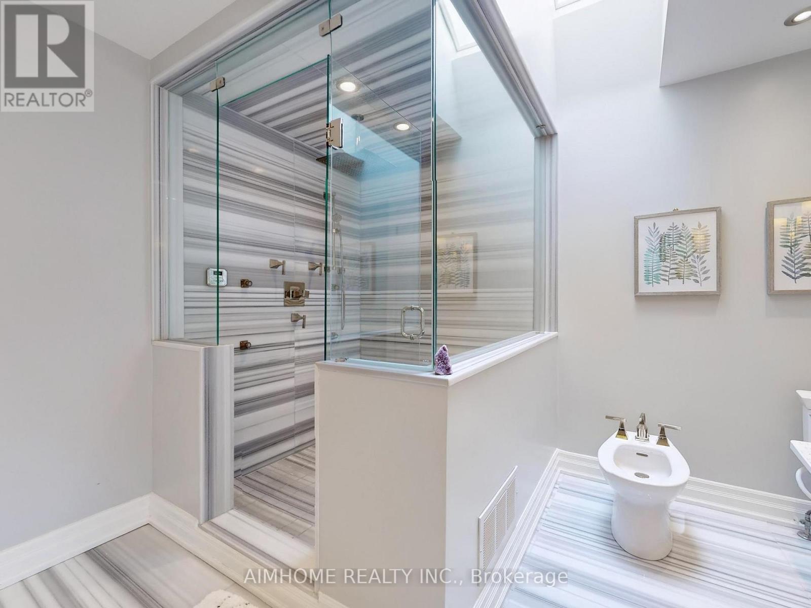 145 Renaissance Court, Vaughan (Beverley Glen), Ontario  L4J 7W4 - Photo 38 - N12449382