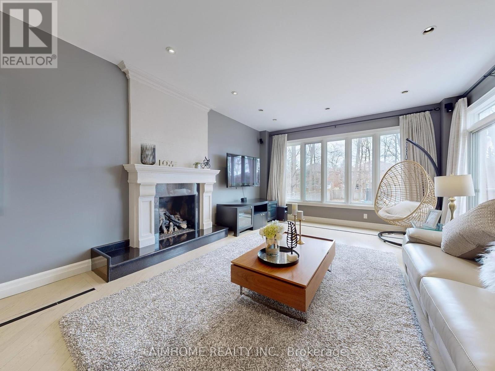 145 Renaissance Court, Vaughan (Beverley Glen), Ontario  L4J 7W4 - Photo 5 - N12449382