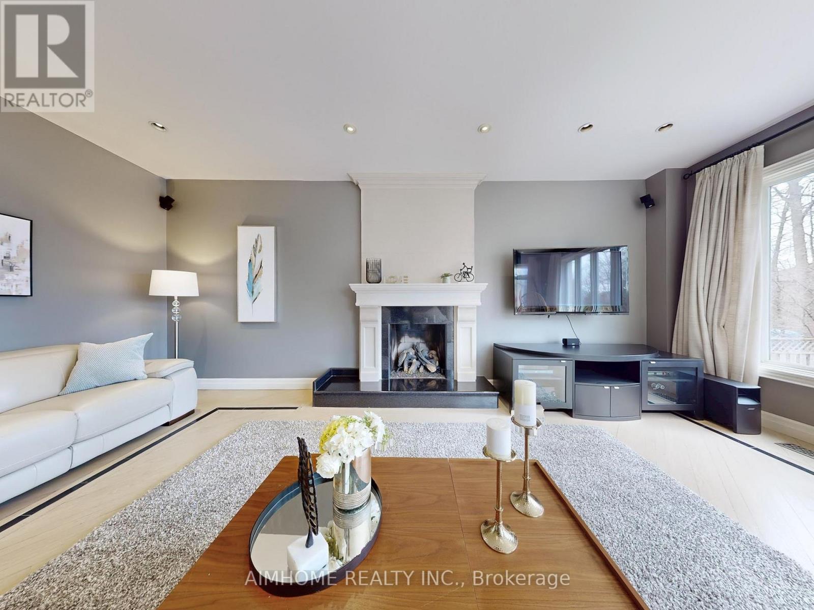 145 Renaissance Court, Vaughan (Beverley Glen), Ontario  L4J 7W4 - Photo 6 - N12449382