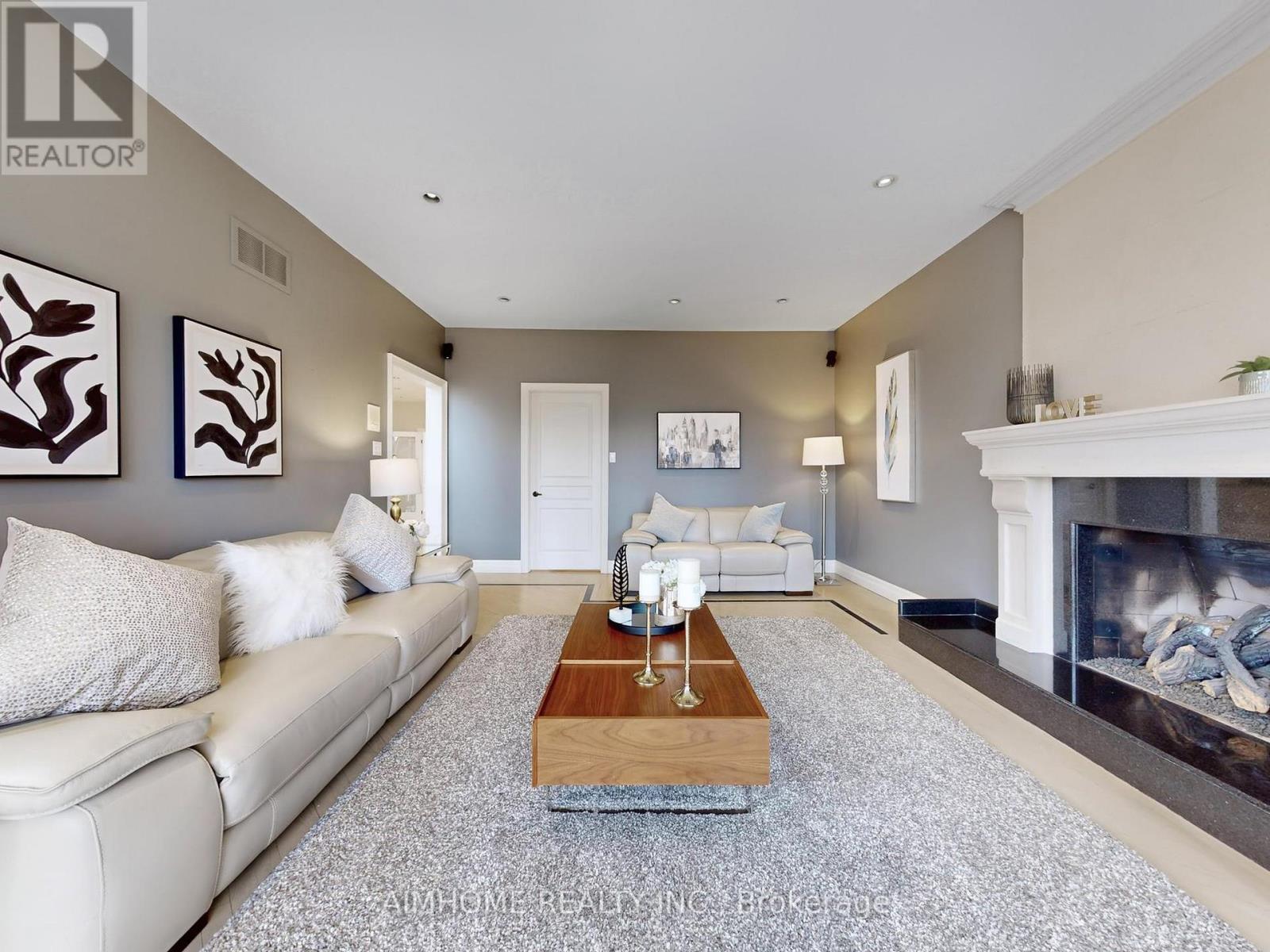 145 Renaissance Court, Vaughan (Beverley Glen), Ontario  L4J 7W4 - Photo 7 - N12449382