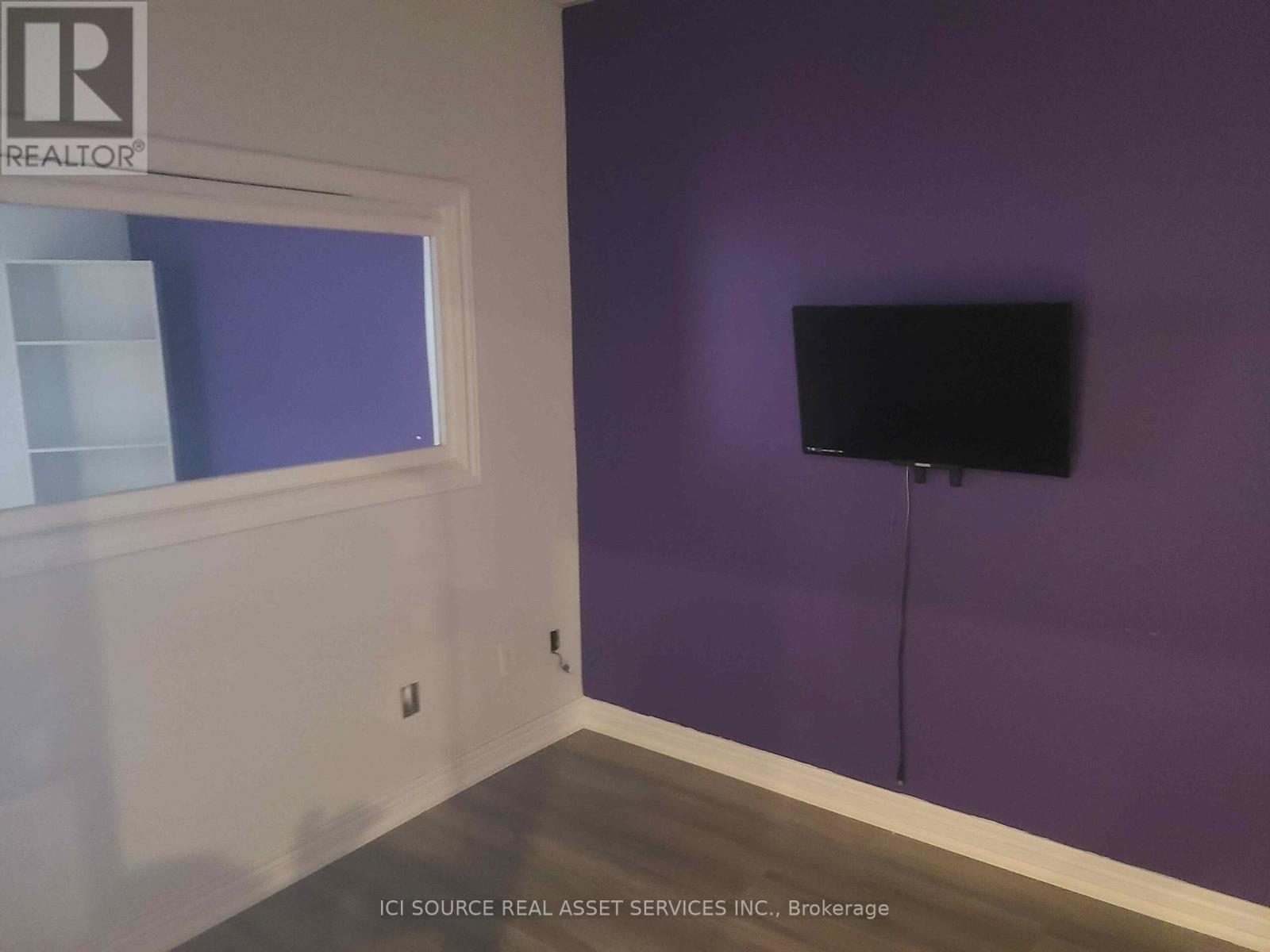 12 - 410 Chrislea Road, Vaughan, Ontario  L4L 8B5 - Photo 5 - N12449412