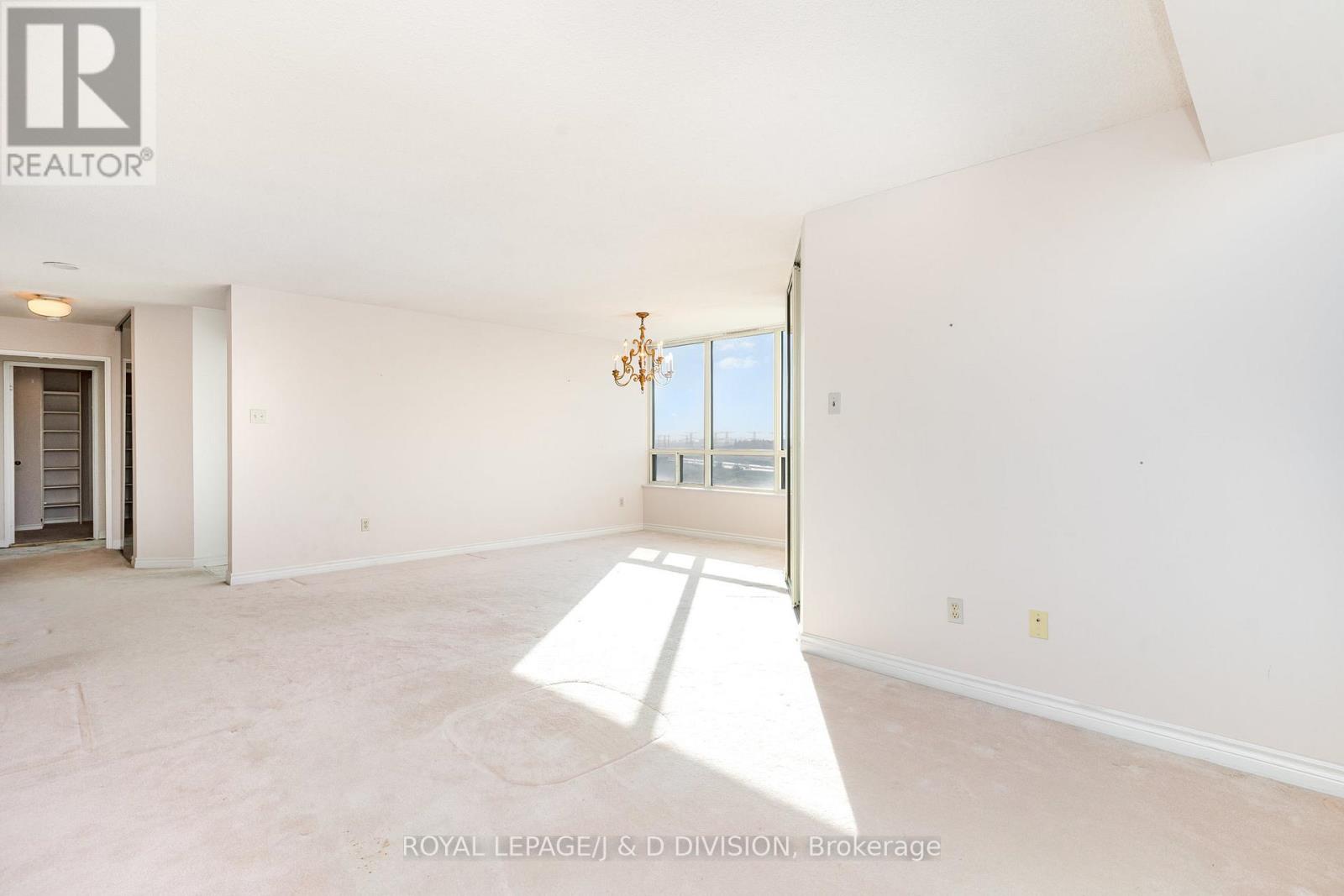 815 - 8501 Bayview Avenue, Richmond Hill (Doncrest), Ontario  L4B 3J7 - Photo 4 - N12449433