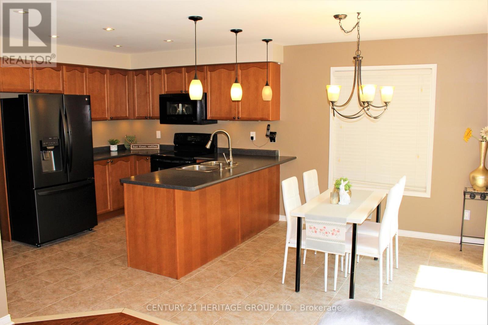 185 River Ridge Boulevard, Aurora, Ontario  L4G 7T7 - Photo 11 - N12449466