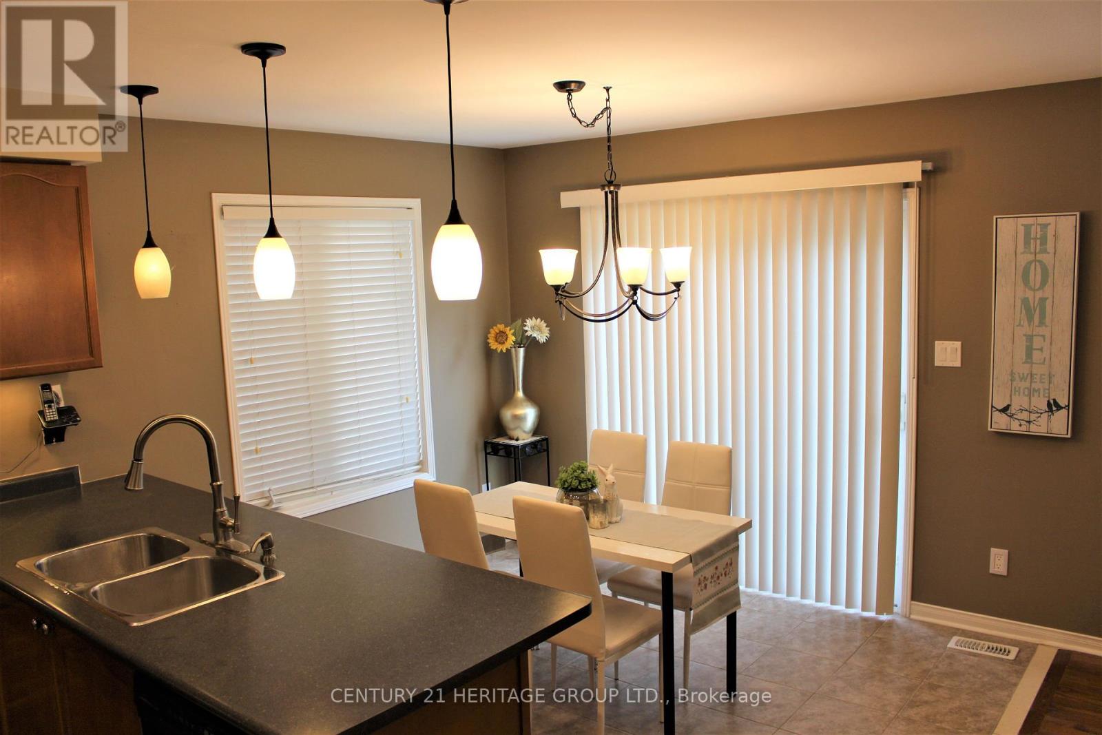 185 River Ridge Boulevard, Aurora, Ontario  L4G 7T7 - Photo 7 - N12449466