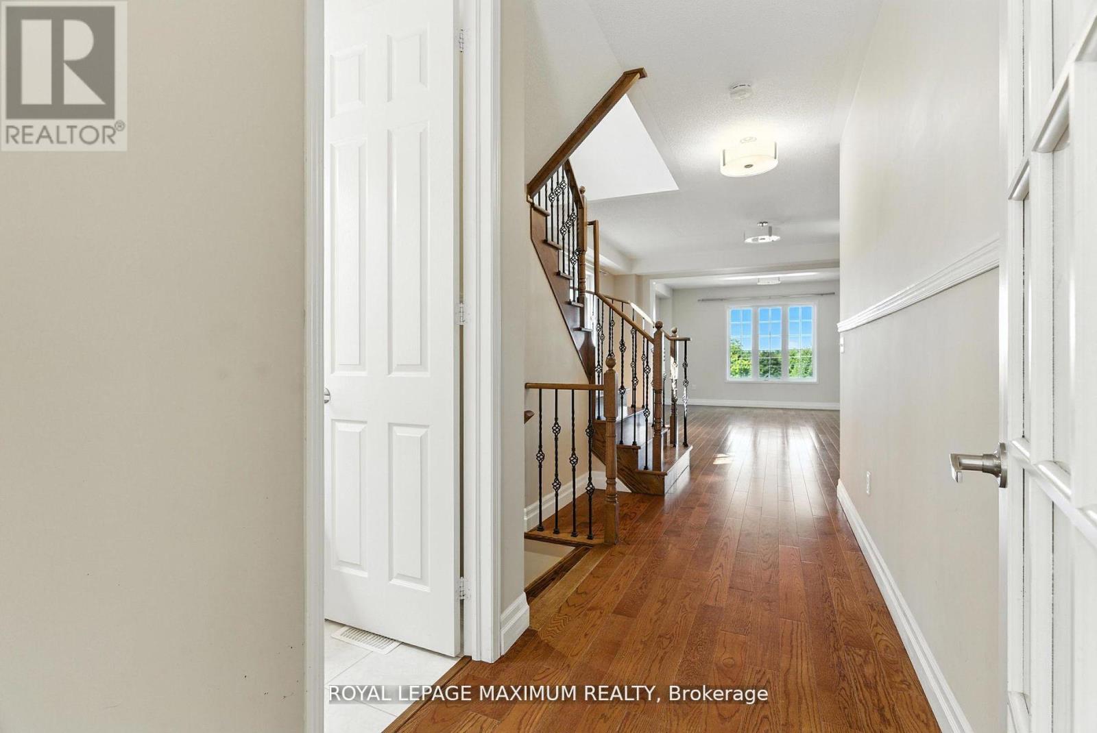 80 Cauthers Crescent, New Tecumseth (Alliston), Ontario  L9R 0L2 - Photo 5 - N12449469