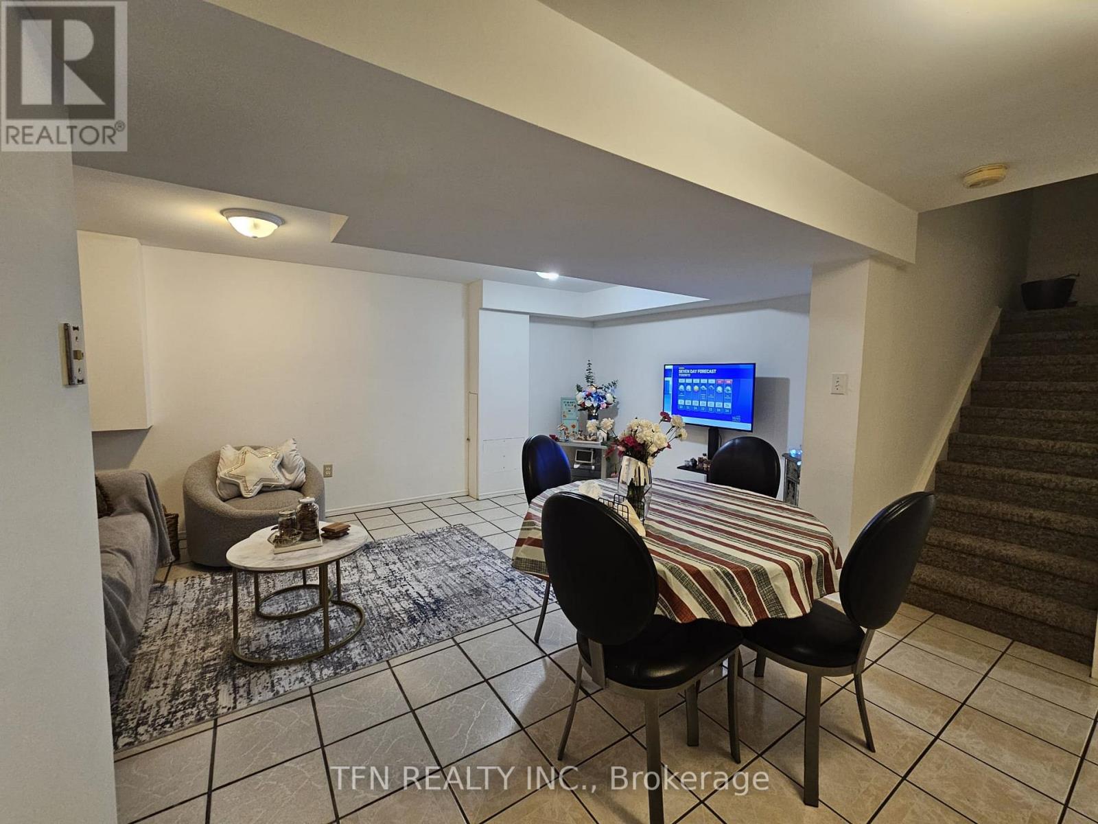 Lower - 112 Trafalgar Square, Vaughan, Ontario  L4J 7M9 - Photo 2 - N12449484