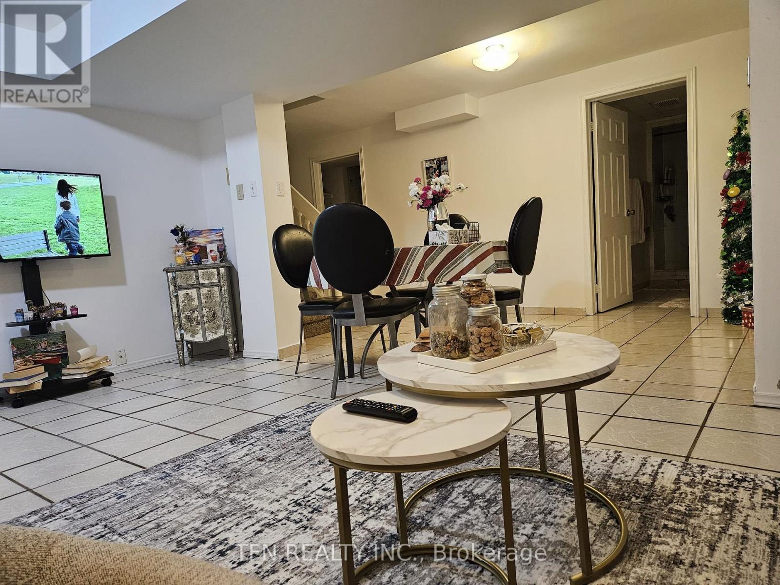 Lower - 112 Trafalgar Square, Vaughan, Ontario  L4J 7M9 - Photo 3 - N12449484