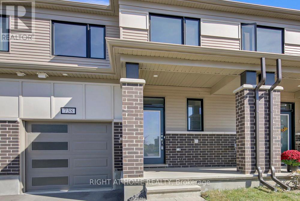 738 Quilter Row, Ottawa, Ontario  K0A 2Z0 - Photo 4 - X12424925