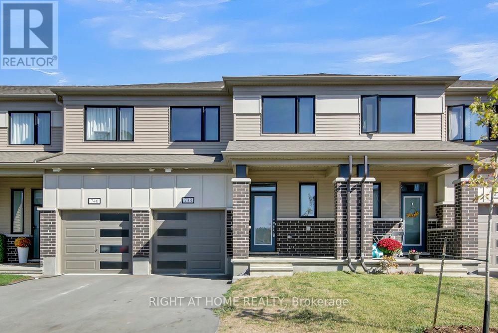738 Quilter Row, Ottawa, Ontario  K0A 2Z0 - Photo 3 - X12424925