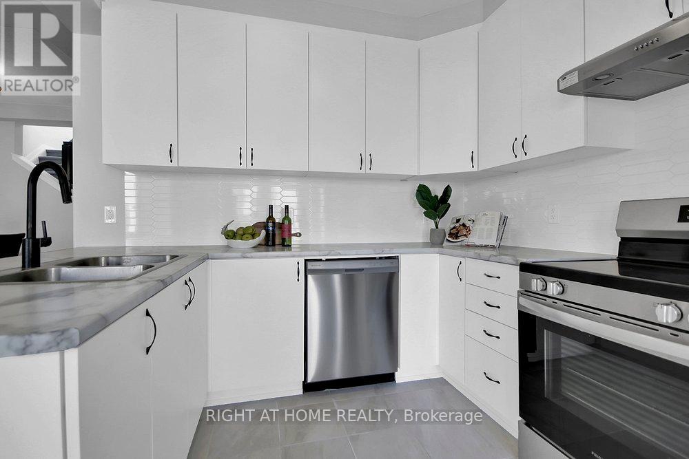 738 Quilter Row, Ottawa, Ontario  K0A 2Z0 - Photo 17 - X12424925