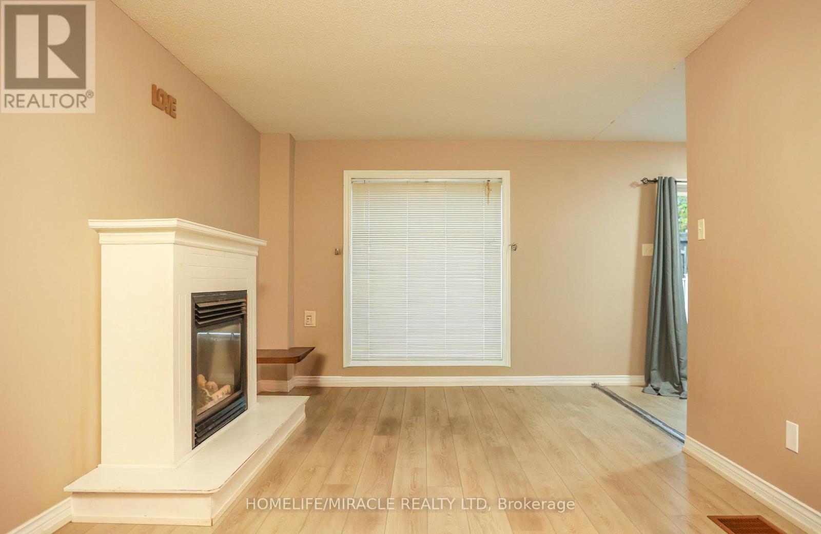 67 Stollar Boulevard W, Barrie (Little Lake), Ontario  L4N 6N3 - Photo 3 - S12449352