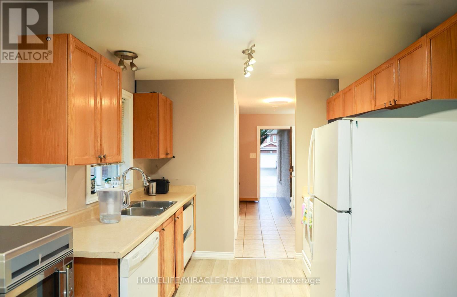 67 Stollar Boulevard W, Barrie (Little Lake), Ontario  L4N 6N3 - Photo 5 - S12449352