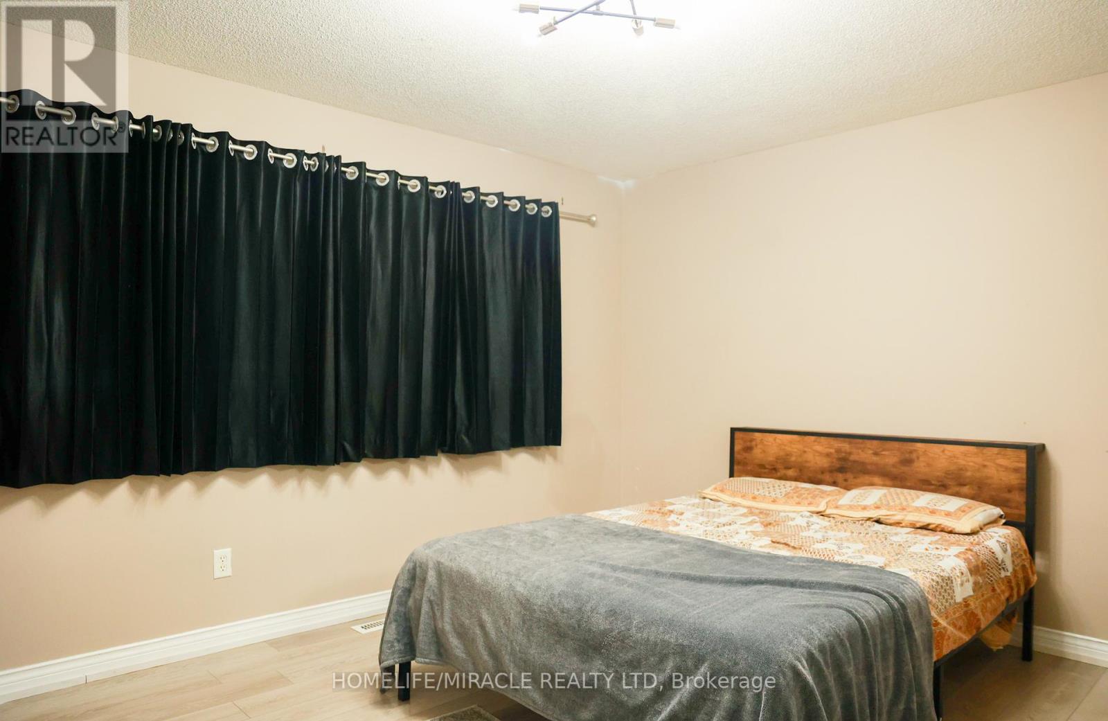 67 Stollar Boulevard W, Barrie (Little Lake), Ontario  L4N 6N3 - Photo 7 - S12449352